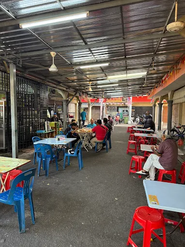 Gerai Pak Deris Roti Canai Kari Kambing