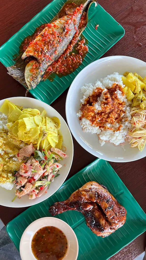 Selera Kampung & Ikan Bakar Bukit Rambai