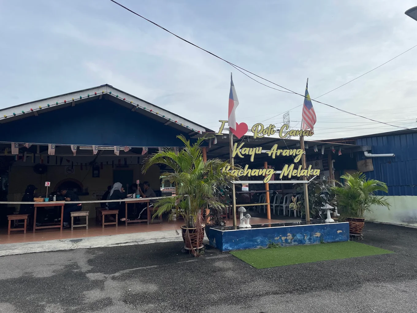 Roti Canai Kayu Arang